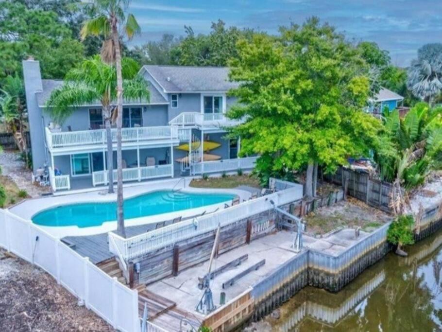 Florida Life On The Water. Heated Pool, Fishing, Kayaks, Gameroom Палм-Харбор Экстерьер фото